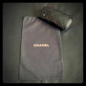 CHANEL Eyeglass case/CHANEL Duster 😎